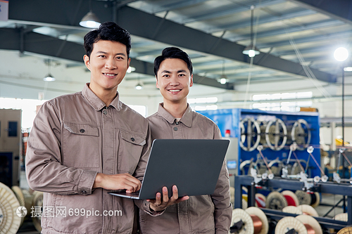 數(shù)字化車(chē)間 技術(shù)工人如何通過(guò)電腦高效工作與技術(shù)交流